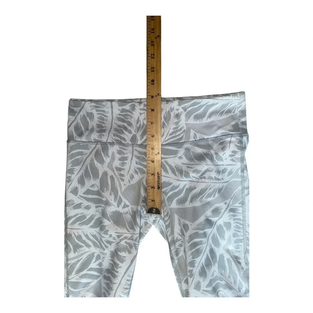Alo White/Gray Palm Leaf Goddess Leggings, Small